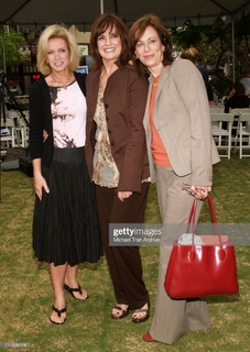 Donna Mills feet photo thumbnail