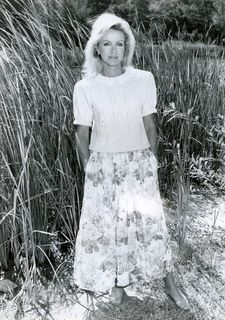 Donna Mills feet photo thumbnail