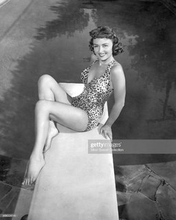 Donna Reed feet photo 10