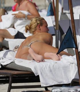 Donna Vekic feet photo thumbnail