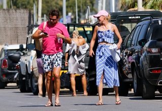 Donna Vekic feet photo thumbnail