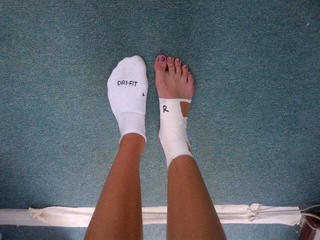 Donna Vekic feet photo thumbnail