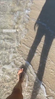 Donna Vekic feet photo thumbnail