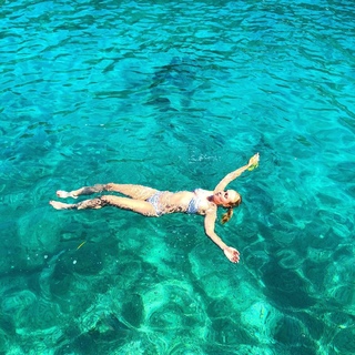 Donna Vekic feet photo thumbnail