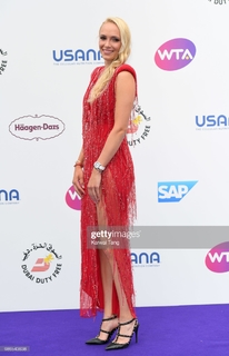 Donna Vekic feet photo thumbnail