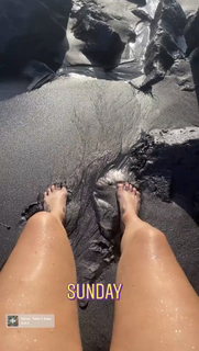 Donna Vekic feet photo thumbnail