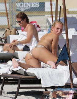 Donna Vekic feet photo thumbnail