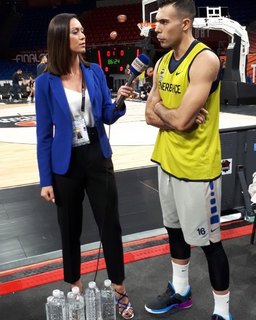 Dora Panteli feet photo thumbnail