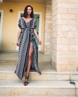 Dora Panteli feet photo thumbnail