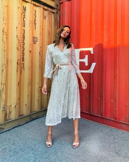 Dora Panteli feet photo thumbnail