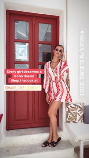 Dora Panteli feet photo thumbnail