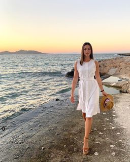 Dora Panteli feet photo thumbnail