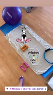 Dora Panteli feet photo thumbnail