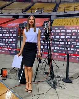 Dora Panteli feet photo thumbnail