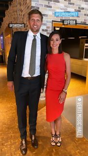 Dora Panteli feet photo thumbnail