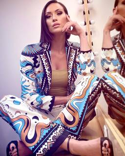 Dora Panteli feet photo thumbnail