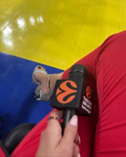 Dora Panteli feet photo thumbnail