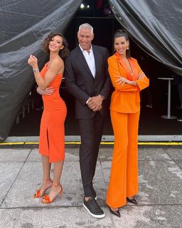 Dora Panteli feet photo thumbnail