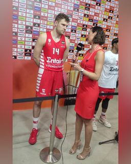 Dora Panteli feet photo thumbnail