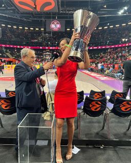 Dora Panteli feet photo thumbnail