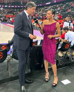 Dora Panteli feet photo thumbnail