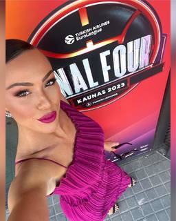 Dora Panteli feet photo thumbnail