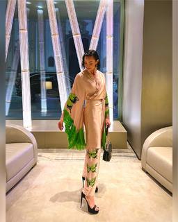 Dora Panteli feet photo thumbnail