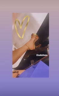 Dora Panteli feet photo thumbnail