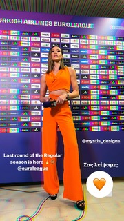 Dora Panteli feet photo thumbnail