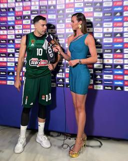 Dora Panteli feet photo thumbnail