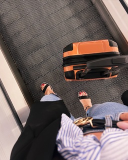 Dora Panteli feet photo thumbnail