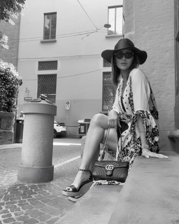 Dora Panteli feet photo thumbnail