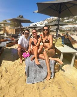 Dora Panteli feet photo thumbnail