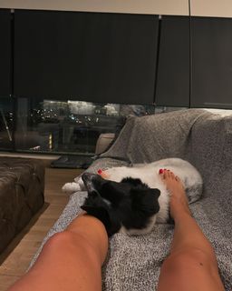 Dora Panteli feet photo thumbnail