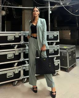 Dora Panteli feet photo thumbnail