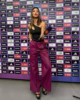 Dora Panteli feet photo thumbnail