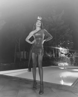 Dora Panteli feet photo thumbnail