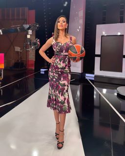 Dora Panteli feet photo thumbnail