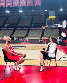 Dora Panteli feet photo thumbnail