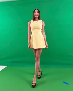 Dora Panteli feet photo thumbnail