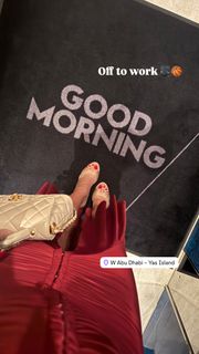 Dora Panteli feet photo thumbnail