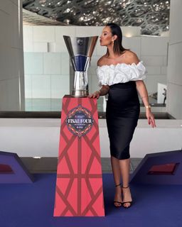 Dora Panteli feet photo thumbnail