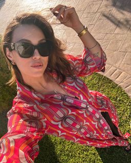 Dora Panteli feet photo thumbnail