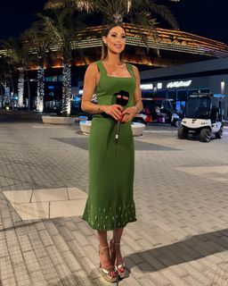 Dora Panteli feet photo thumbnail