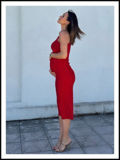 Dora Panteli feet photo thumbnail