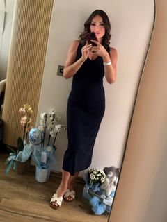 Dora Panteli feet photo thumbnail