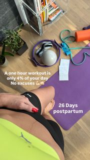 Dora Panteli feet photo thumbnail