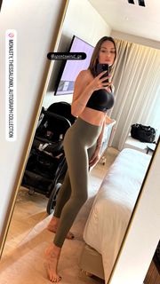 Dora Panteli feet photo thumbnail