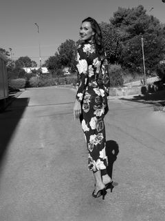 Dora Panteli feet photo thumbnail