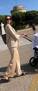 Dora Panteli feet photo thumbnail